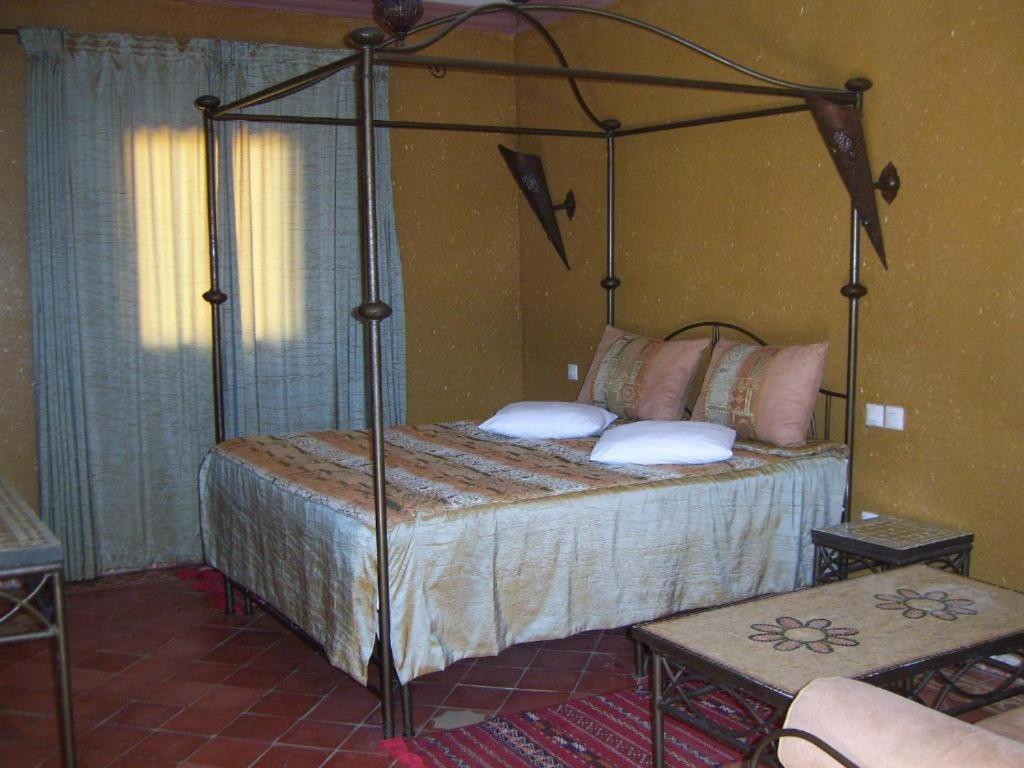 Click Excursions Tafraoute Hotel Taddart Bagian luar foto