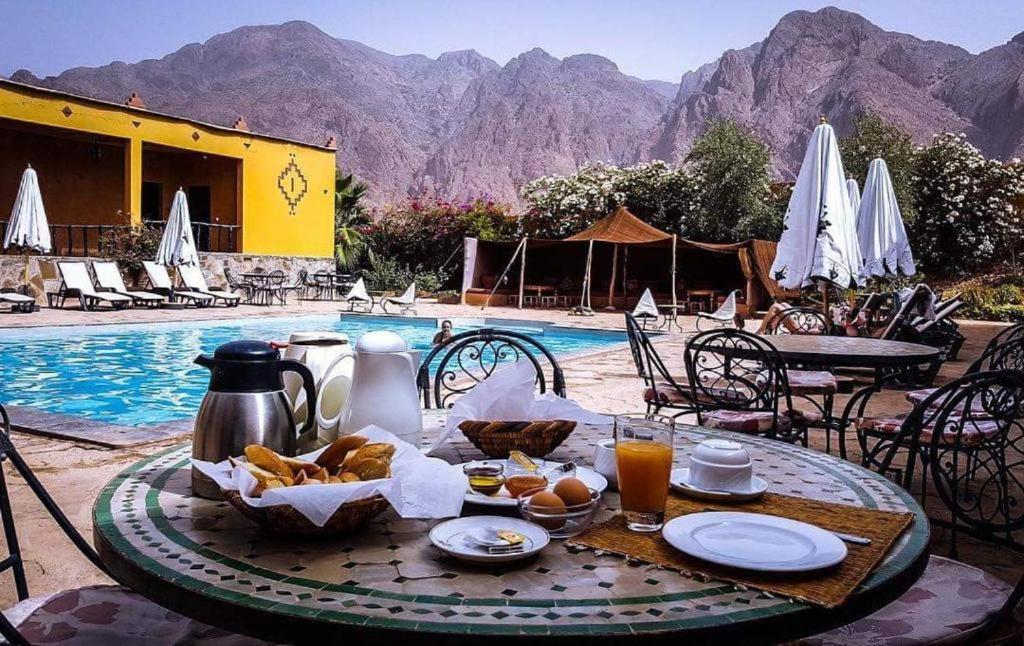 Click Excursions Tafraoute Hotel Taddart Bagian luar foto